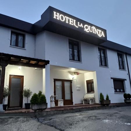 Hotel La Quinta Cue Eksteriør billede