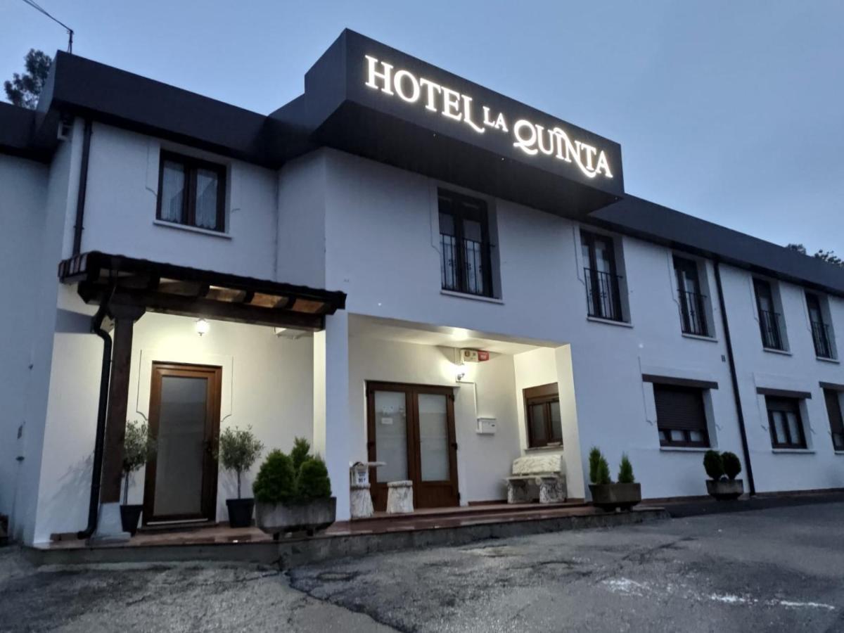 Hotel La Quinta Cue Eksteriør billede