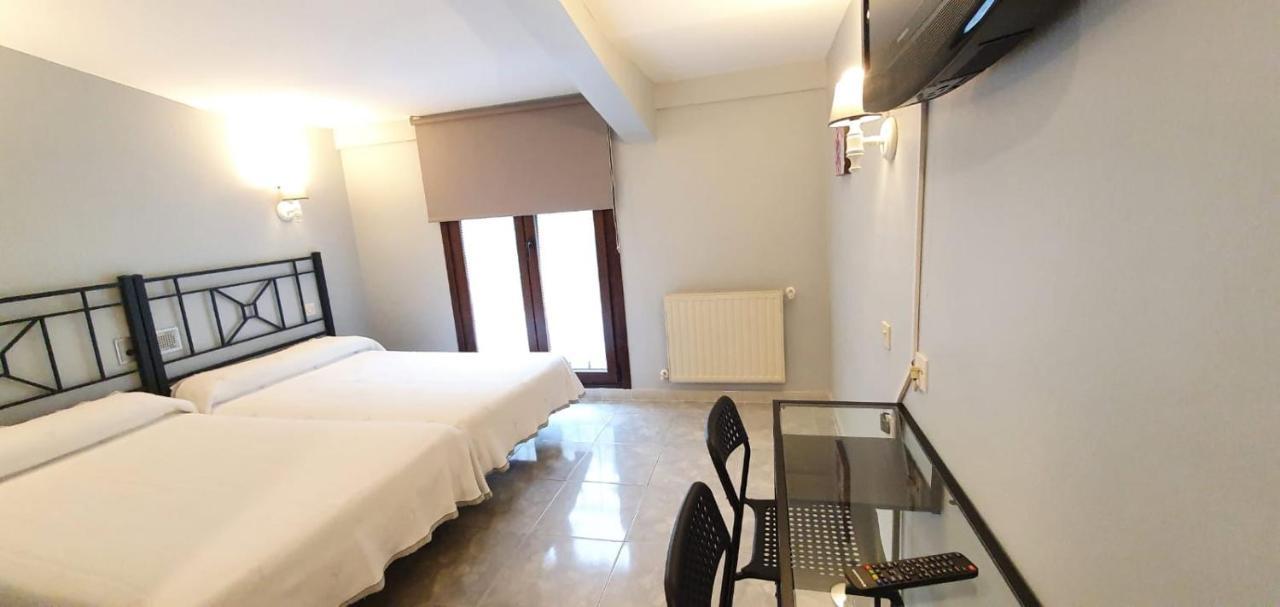 Hotel La Quinta Cue Eksteriør billede